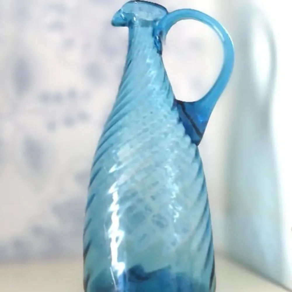 Handblown Italy 8 inch Swirl Blue Art Glass Carafe Ewer Cruet